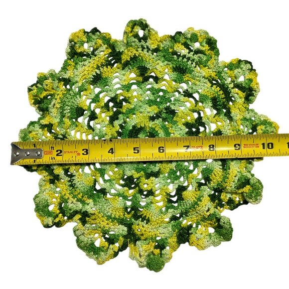 4 Vintage Crocheted Doilies Floral Variegated Green Yellow Round Oblong Doily - Picture 5 of 7